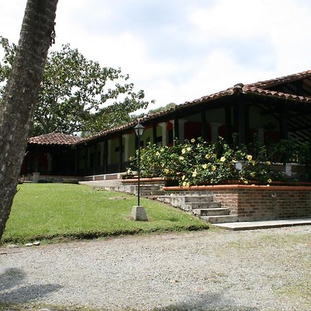 Finca Hotel La Esperanza Montenegro Exterior photo