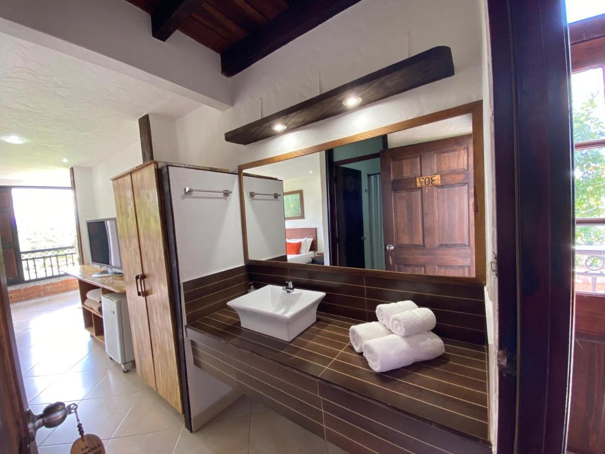 Finca Hotel La Esperanza Montenegro Exterior photo